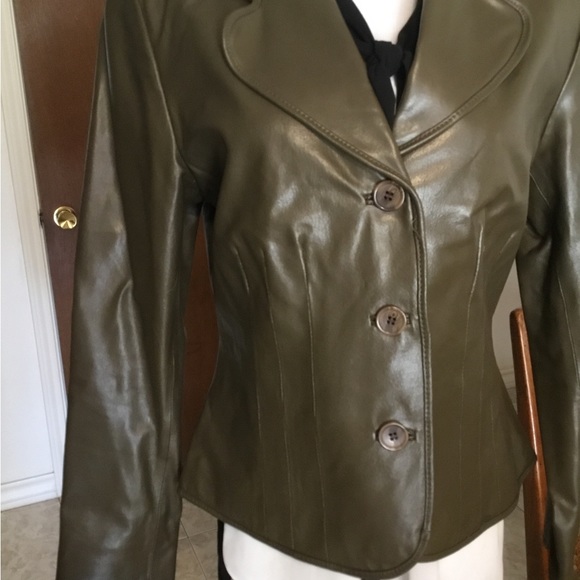 A.M.I.⭐️ GREEN LEATHER BLAZER/COMPLETELY LINED/SIZE M - Picture 2 of 6
